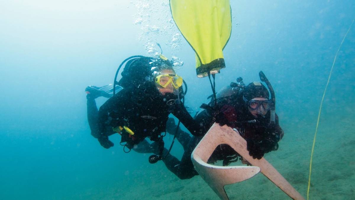 search and recovery diver